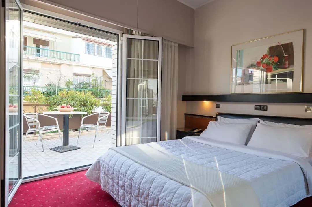 アッティカ-ビクトリー イン