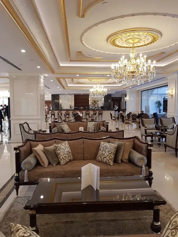 Lobby lounge