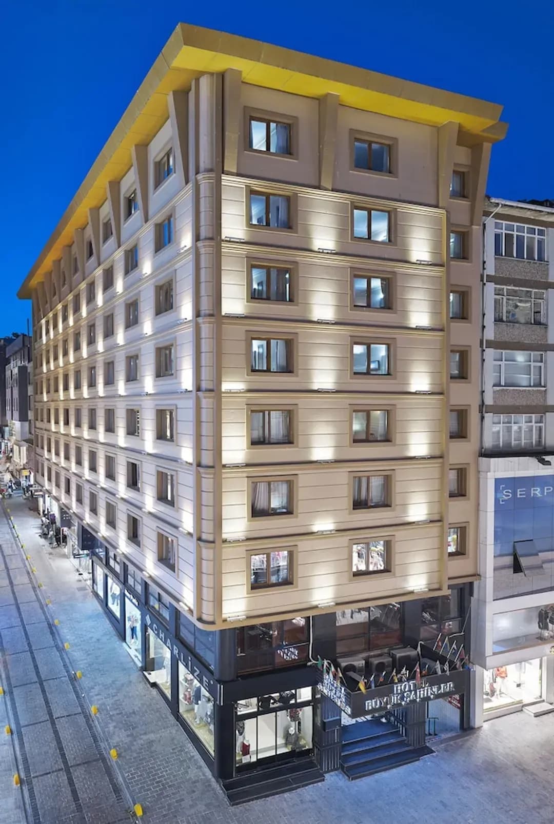 イスタンブール人-クイーンズ パーク ブユック サヒンラー