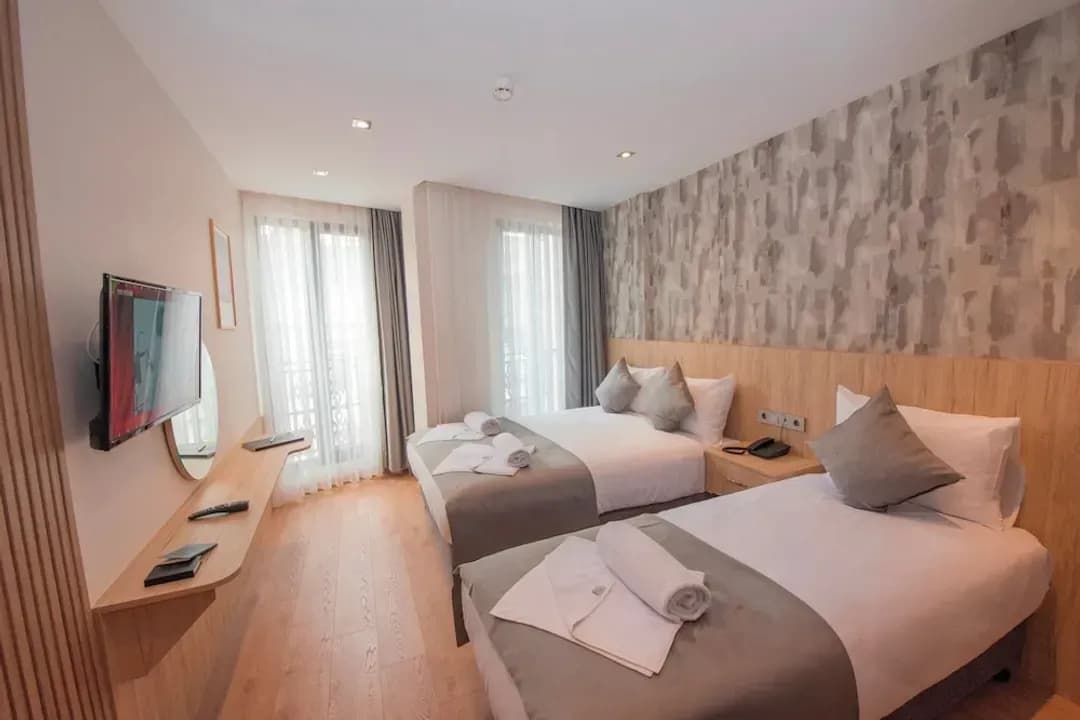 Istanbulite-Mahya Hotel