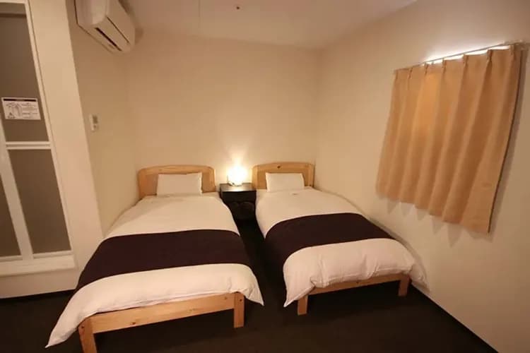 富士山度假飯店（無窗房居多）－雙床房