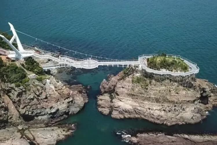 贈機場接送｜釜山慶洲大邱｜四大世界遺產安東河回村.屏山書院.八公山纜車.大邱塔.天空膠囊列車.豪華遊艇五日(彩妝)-8