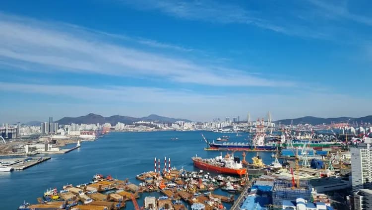 Lavalse Sky 咖啡廳（可眺望釜山塔）