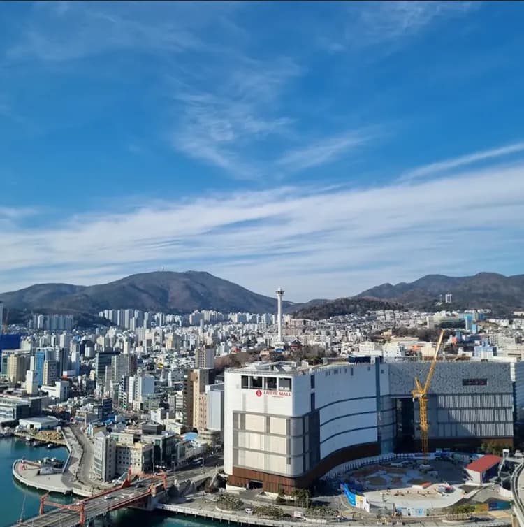 Lavalse Sky 咖啡廳（可眺望釜山塔）