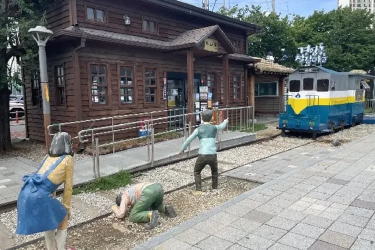 京岩洞鐵道村+魷魚遊戲傳統椪糖體驗