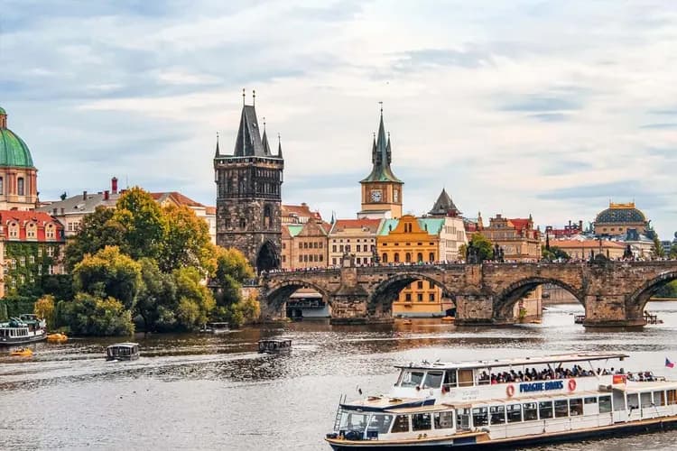 【阿聯假期】奧捷斯匈輕鬆遊10天EK~多瑙河遊船、伏爾塔瓦河遊船、布拉格城堡、哈斯達特、雙點進出-6