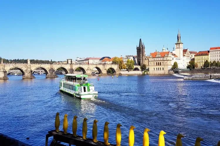 【阿聯假期】奧捷斯匈輕鬆遊10天EK~多瑙河遊船、伏爾塔瓦河遊船、布拉格城堡、哈斯達特、雙點進出-7