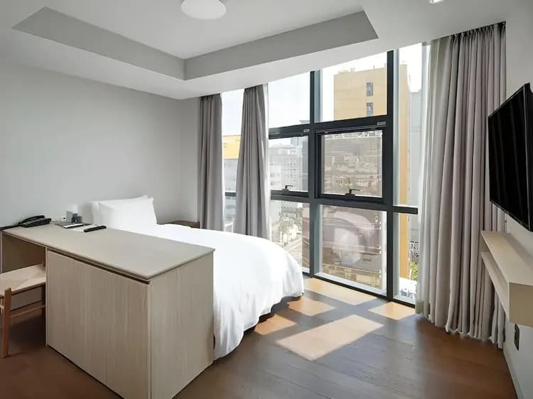 霍姆斯瑞德明洞-12