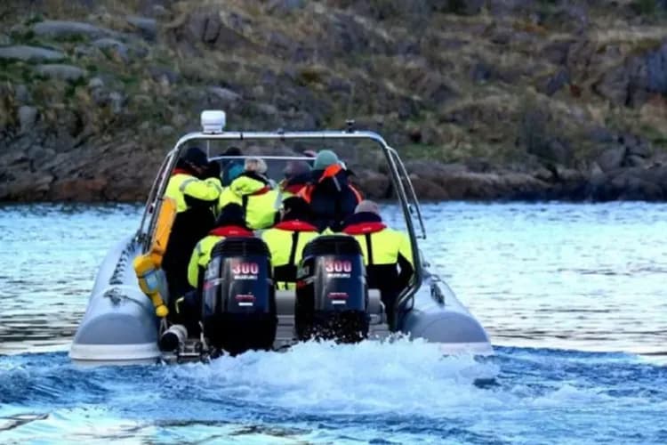 捕蟹之旅(官網授權使用)-北極圈捕蟹之旅(搭乘皮艇)