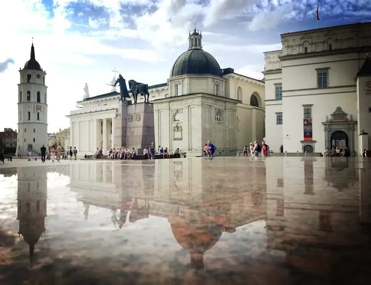 芬蘭、波羅的海三小國～十字架山、特拉凱城堡、詩麗雅號遊輪、乙晚五星飯店10日-7