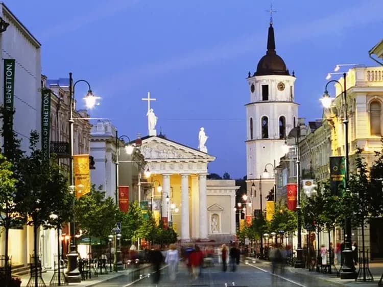 芬蘭、波羅的海三小國～十字架山、特拉凱城堡、詩麗雅號遊輪、乙晚五星飯店10日-9