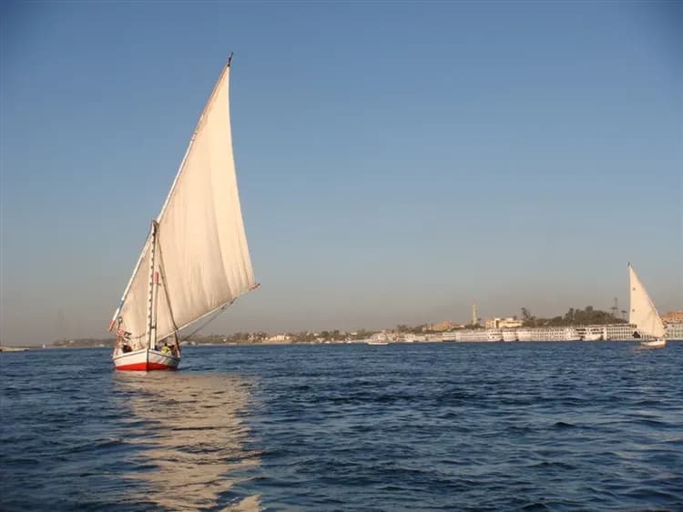 玩樂369經典埃及旅遊│神秘金字塔‧大埃及博物館‧阿布辛貝神殿聲光秀‧尼羅河遊輪之旅11日(一段飛機)-17