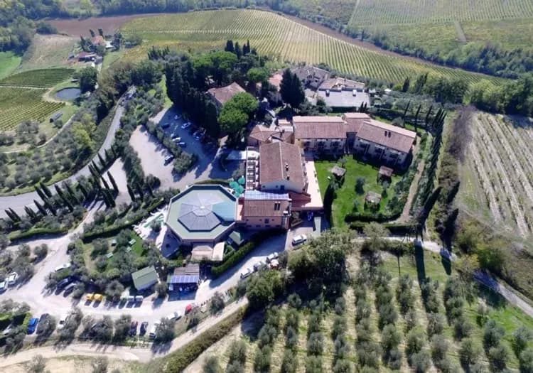 托斯卡尼莊園風情旅館 Villasanpaolo 或 Cappuccina Country Resort 或同級