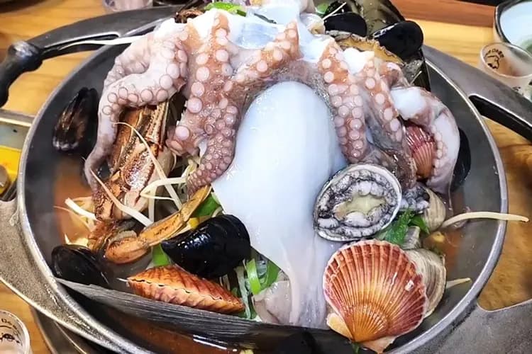 豪華鮑魚章魚海鮮鍋