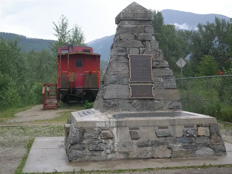 早鳥優惠》美加雙國｜美麗星世界～保住露易絲湖城堡飯店、洛磯四大國家公園、黃金吊橋、溫哥華、西雅圖派克市場１２日-10