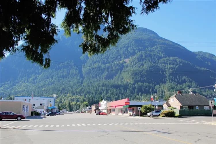 早鳥優惠》美加雙國｜美麗星世界～保住露易絲湖城堡飯店、洛磯四大國家公園、黃金吊橋、溫哥華、西雅圖派克市場１２日-7