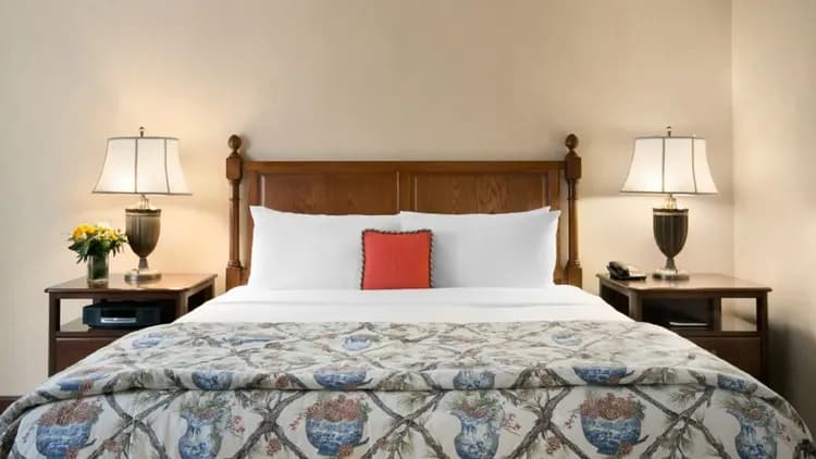 露易絲湖城堡房