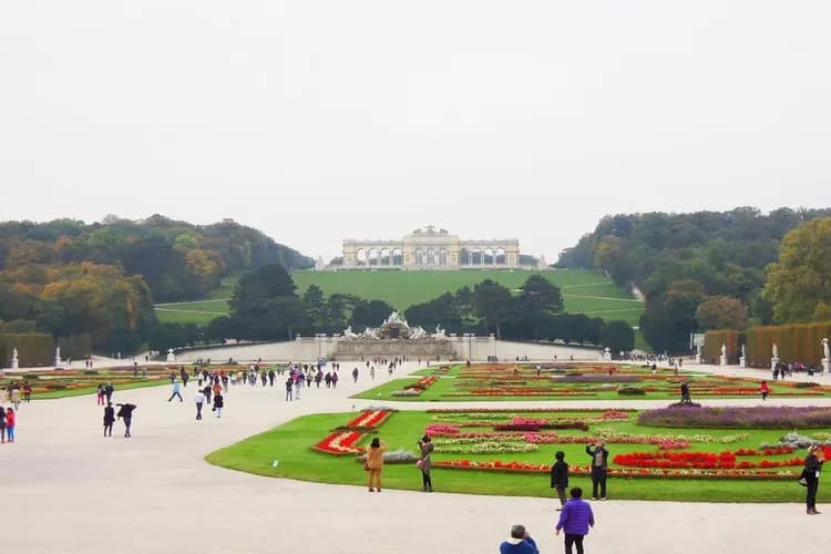 愛在東歐~華麗奧捷12天(EK)國王湖遊船、雙點進出、音樂會、鹽礦、哈斯達特天空步道、米其林、6晚五星&湖區飯店-10