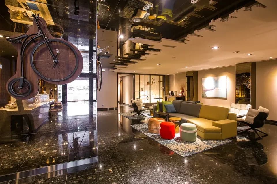 頭等艙高雄站前店