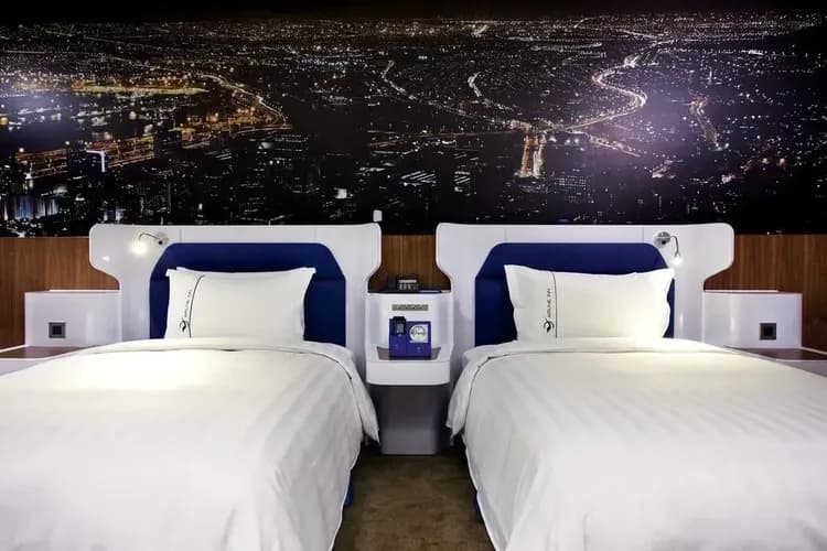 【高鐵假期】 台中頭等艙飯店綠園道館2日自由行｜近勤美綠園道，飛機客艙主題-12