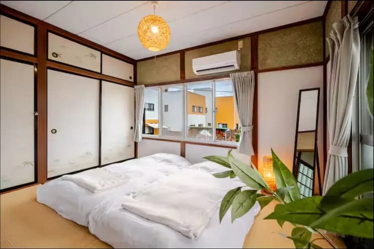 寝心地の良い布団をご用意しています。小さな赤ちゃん連れのゲストにも人気です