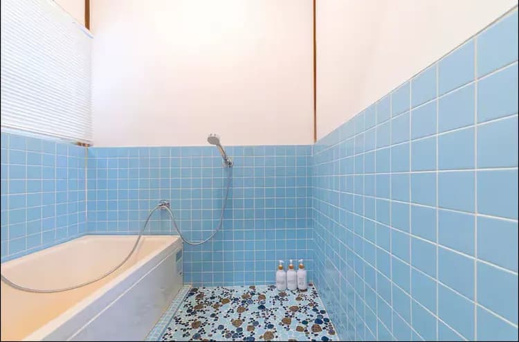 浴槽のある日本的な浴室です。