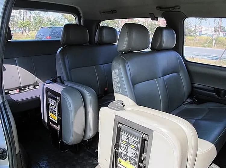 專車提供舒適乘坐體驗（此為示意圖僅供參考，實際車型可能有些微差異）