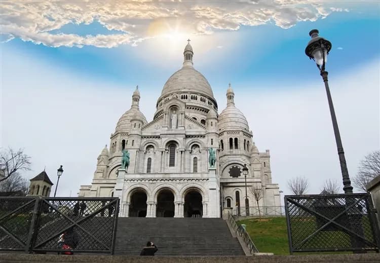 預購最高省1萬5｜經典荷比法｜美食觀光巴士、羊角村、布魯日古城、羅浮宮、三遊船、巴黎市區三晚10日-7