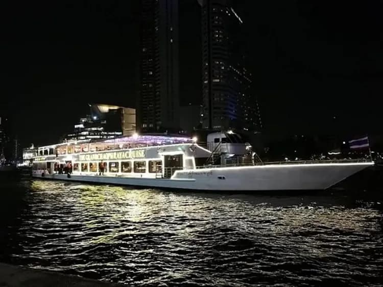 湄南河夜遊船(全程約2小時、含自助晚餐)