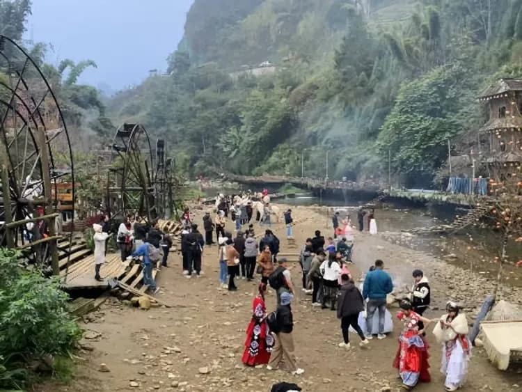 吉吉村(接駁車+民族服飾體驗)