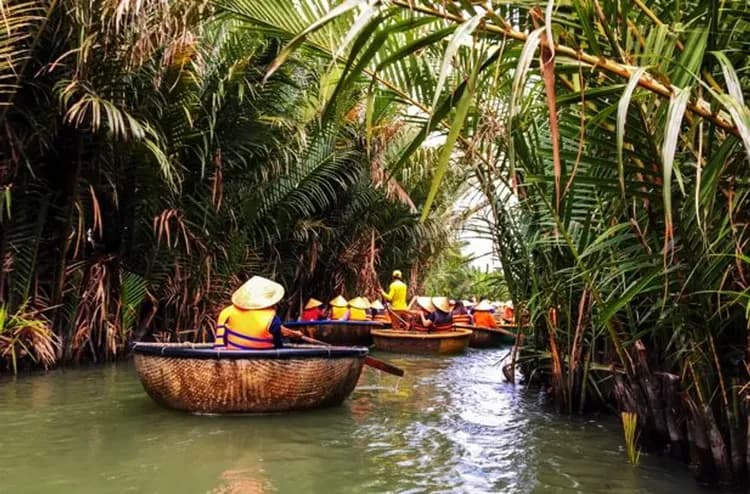 嗨玩中越雙城～纜車佛手橋、迦南島竹桶船、會安燈籠古鎮、玩峴港半日閒五日-11