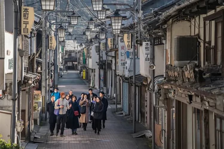 珍稀旅｜四國三鐵道6日｜伊予灘&時代黎明&千年物語．NIPPONIA古民家包棟．雲之上隈研吾美學｜高松進出雙溫泉-8