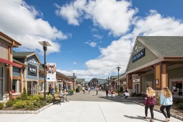 Woodbury Premium Outlets-Woodbury Premium Outlets