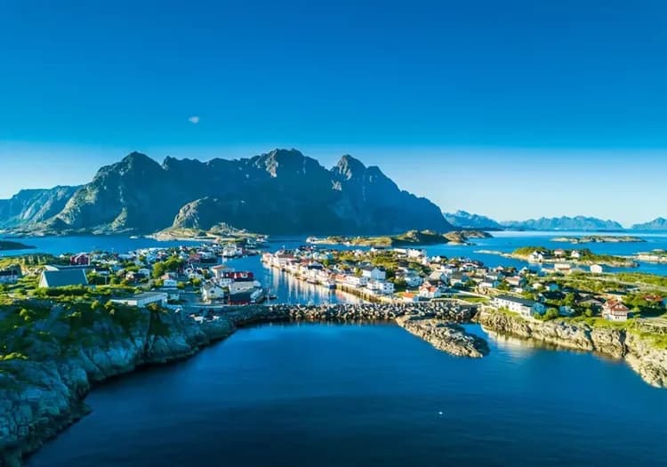 雄獅旅遊,挪威, 羅浮敦,Lofoten,亨寧斯沃,Henningsvaer