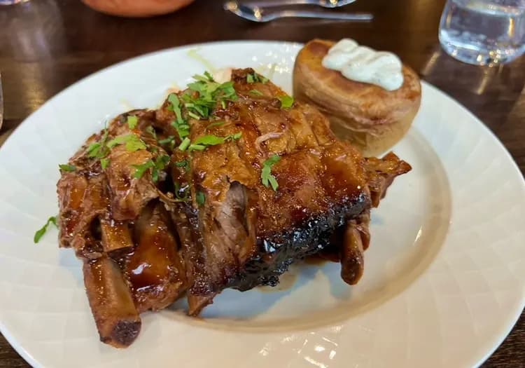 冰島景觀餐廳｜燒烤肋排餐