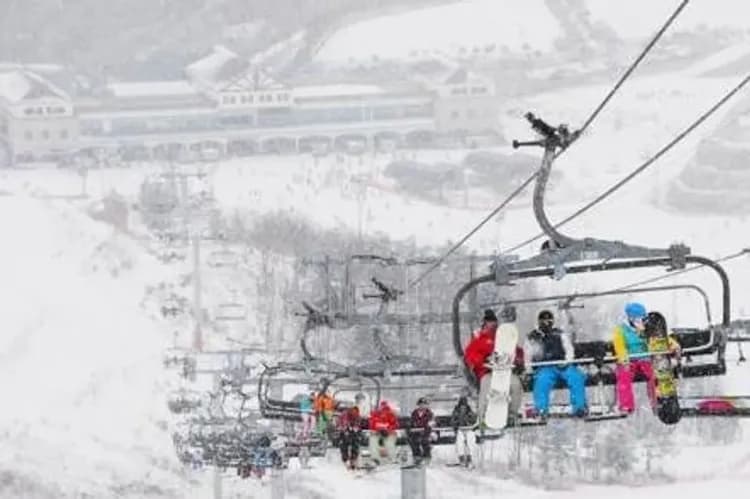 伊甸園滑雪場(含雪橇+雪杖+雪鞋&防風衣)
