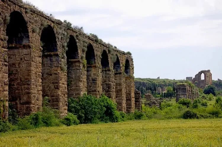 【中段搭機、熱氣球升空】安塔利亞風情、兩晚洞穴風格飯店、博斯普魯斯遊船、乙晚希爾頓飯店11日-12