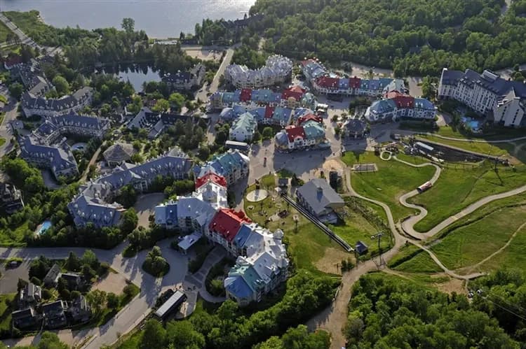 美加東賞楓│長榮雙點進出、魁北克古城、川普朗渡假村、尼加拉面瀑房、三遊船纜車、賞楓列車、景觀餐廳、龍蝦餐12日-9