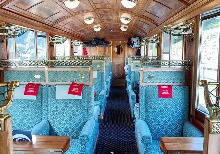 黃金列車, Golden pass