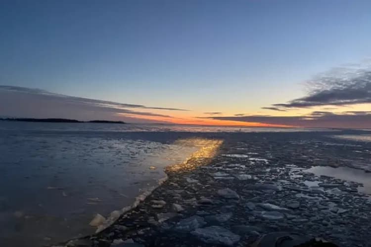 破冰船三寶號-SAMPO極地破冰巡航(全程約三小時；含船上自助午餐)