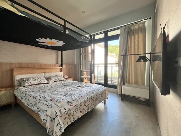 1~4人標準雙人床+上鋪雙人床