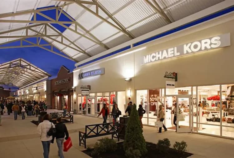 Seattle Premium Outlets-西雅圖名牌大賣場(Seattle Premium Outlets)