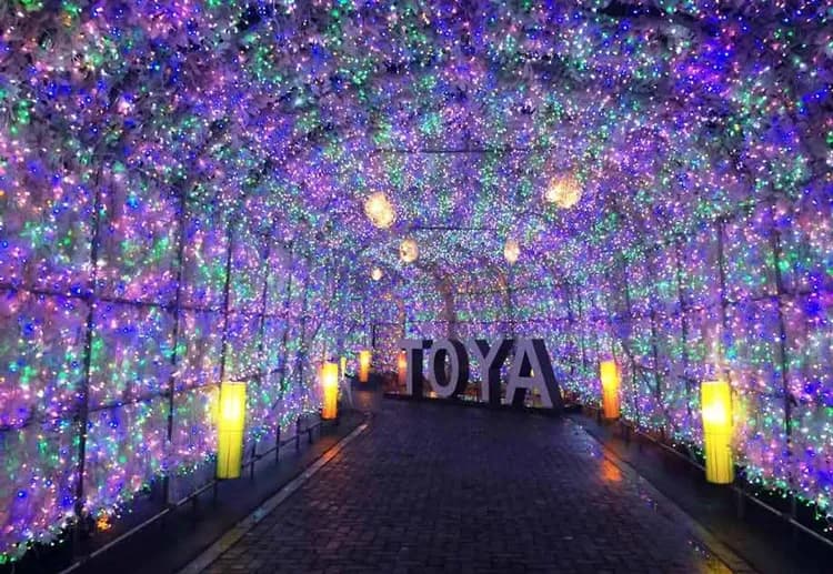 北海道好星情～小樽函館山、洞爺湖彩燈節、壽司達人體驗、洞爺溫泉鄉六日