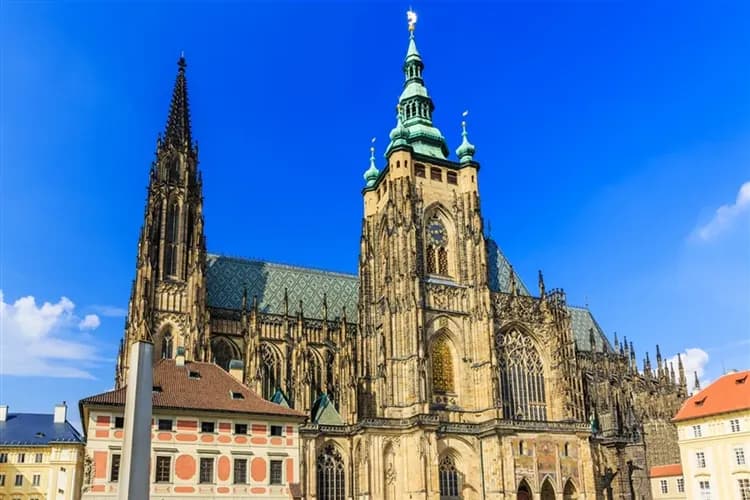 冬遊折2千｜奧捷旅遊｜哈修塔特真善美景點,薩爾茲堡,布拉格城堡,庫倫諾夫,伏爾塔瓦河遊船百匯,布拉格連泊10日-9