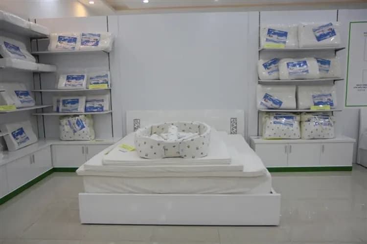 越南旅遊｜北越新世界七大奇景‧下龍灣‧陸龍灣小舟‧水上木偶戲‧越共咖啡冰沙五日｜高雄出發-9