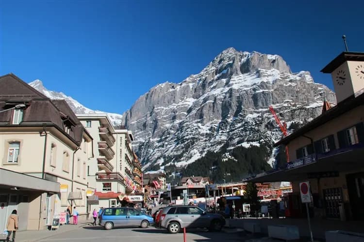 玩樂369經典瑞士旅遊｜少女峰,馬特宏峰,白朗峰,黃金路線列車,冰河列車,伯連納列車10日｜冬季版-11
