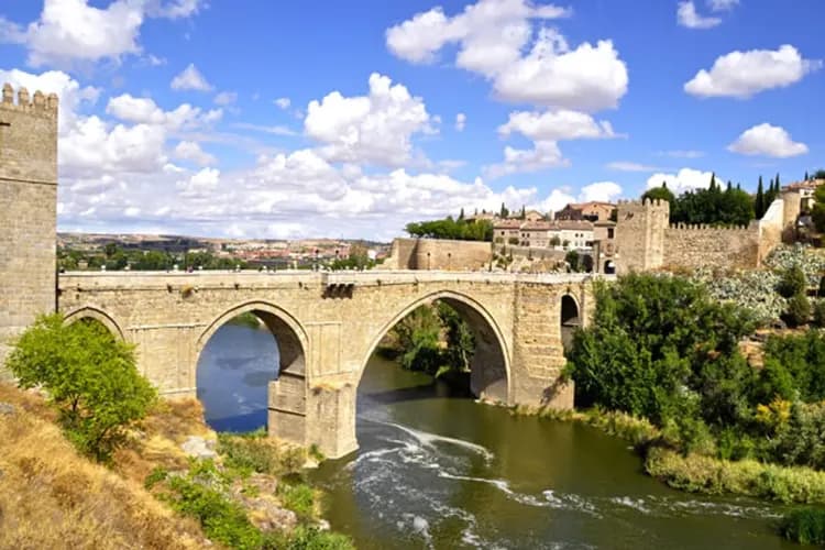 【賀歲西葡、預購減5000】英屬直布羅陀、高第建築巡禮、升等方舟旅館、七晚五星飯店13日-13