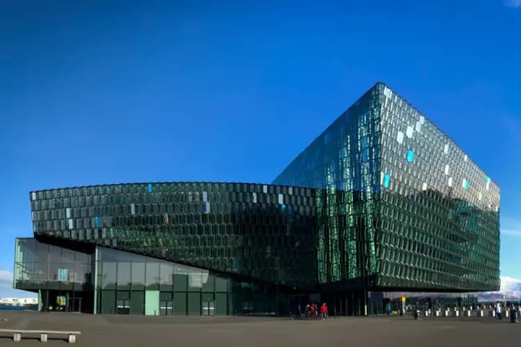 冰島極光不思議～藍湖地熱溫泉、冰川健行體驗、金環風景線、兩晚住宿巴黎九日-9