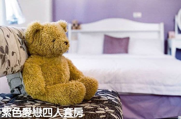 Small Castle Downtown Bed and Breakfast-12