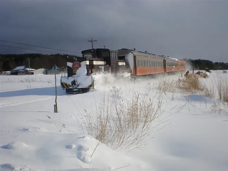 珍稀旅│東北北海道五鐵道四秘湯│藏王纜車．銀山溫泉．暖爐列車烤魷魚．JR五能線海岸列車．百萬夜景函館7日